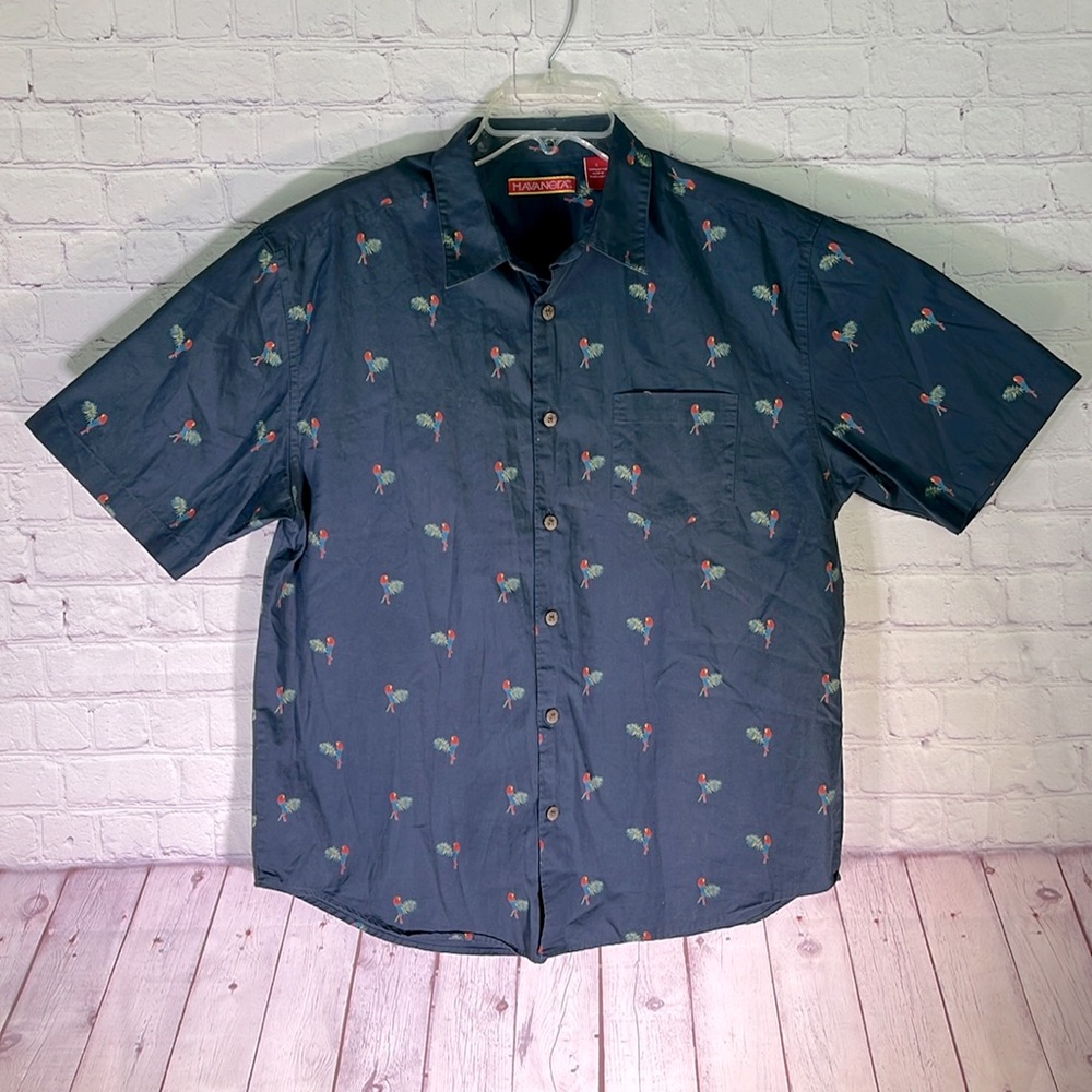 Havanera Men's Blue with macaw pattern Button-down Shirt. Size: Large